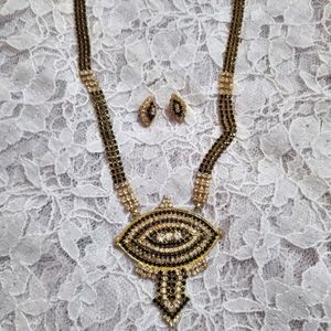 220. Black And White Stone Studded Jewellery Set