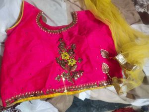 Beautiful Crop Top In Two Colour Pink Nd Yellow
