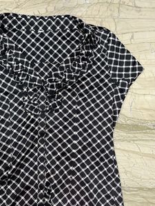Chic Black &amp; White Checkered Blouse