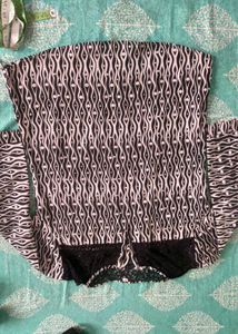 Black &amp; White Printed Top with Lace