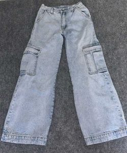 light wash women cargo jeans ◇