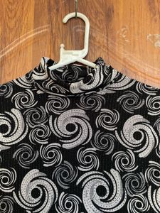 Stylish Black &amp; White Swirl Print Top