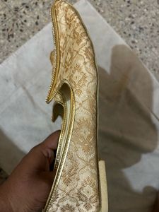 Elegant Ethnic Jutti Shoes