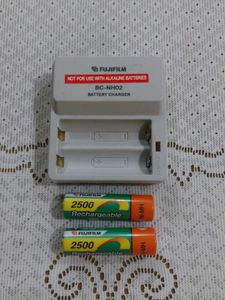 Legacy Fujifilm BC-NH02 Battery Charger w Batte