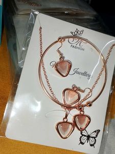 Rose Gold Heart Necklace &amp; Earring Set 1