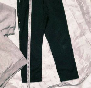 Very Beautiful Woolen Hoddie With Beautful Lower