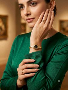 Elegant Gold Watch for Women not in working condit