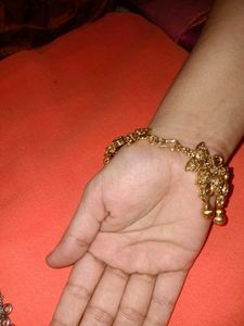 Exquisite Kundan Maang Tikka &amp; Bracelet