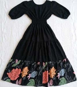 Chic Black Floral Tiered Midi Dress