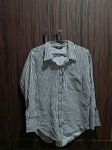 ZUDIO Black and White Striped Button-Up Shirt