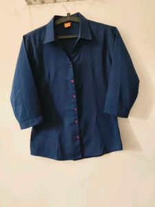 Navy Blue Collared 3/4 Sleeve Shirt