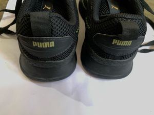 Puma Black Softfoam Sneakers