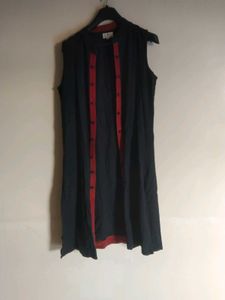 Sleeveless shrug🧿
