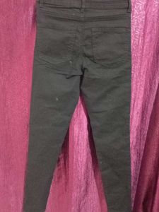 Classic Black Skinny Jeans