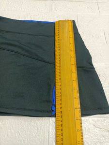 Athletic Skirt with Blue Accent Stretchy Sz 30-32