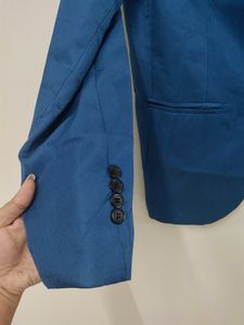 Classic Blue Single-Breasted Blazer