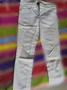 White Capri Jeans
