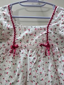 Cute Floral Print Top