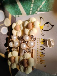 Elegant Flower &amp; Pearl Hair Clips Set