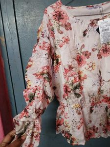 Shahion Printed Slim Fit Blouson Top