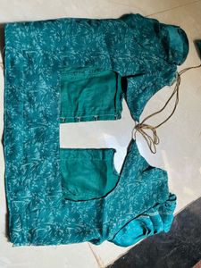 Beautiful Teal Abstract Print Saree