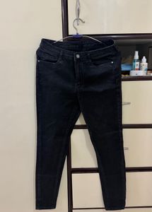 Classic Black Skinny Jeans