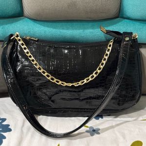glossy black animal print shoulder back🌻