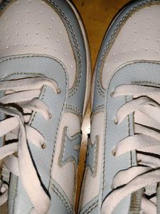 Cute Blue &amp; White Sneakers