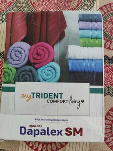 Brand new set of Trident Comfort Bath Towels