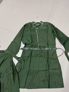 Elegant Green Kurta Set with Mirror Work
