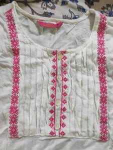 Elegant White Kurta with Pink Embroidery