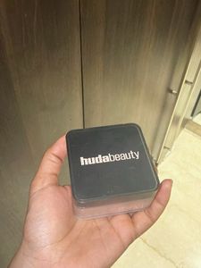 Huda beauty Easy bake Cherry blossom Cake