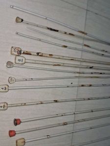 Vintage Knitting Needles and Yarn Set pick up 20