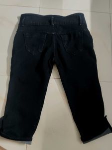 Women's Black Capri Pants