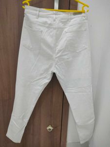 White Cropped Jeans