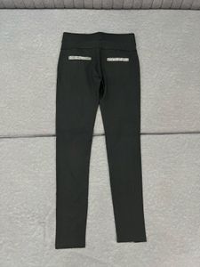Stylish Zipper Accent Leggings