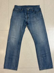 Levi’s straight fit jeans