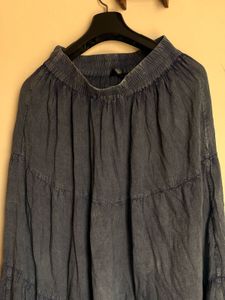 a midd length skirt