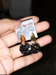 Set of any 2 Earrings.