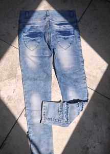 Blue Distressed Denim Jeans combo