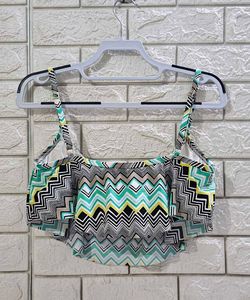 La Blanca Chevron Print Flounce Bikini Top