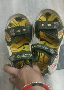 Kids Astro Sandals Size 9
