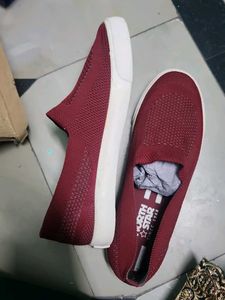 North Star Maroon Slip-On Sneakers