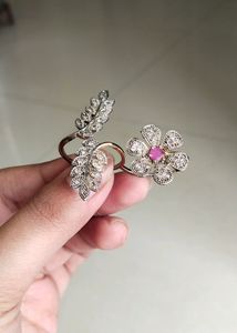 Pretty Two Fingers Designer Ring. 🤩💍