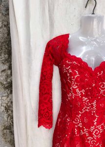 Elegant Red Lace Cocktail Dress
