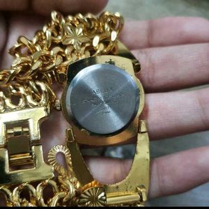 Golden Beautiful Watch ⌚