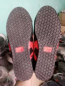 NEW NO USED SNEAKERS SHOES FOR MEN.