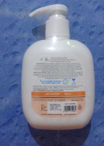 Mamaearth Chia Calming face cleanser
