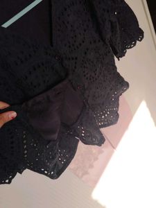 Chic Broderie Anglaise Crop Top