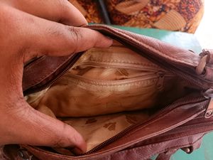 NEW PURE LEATHER HANDBAG